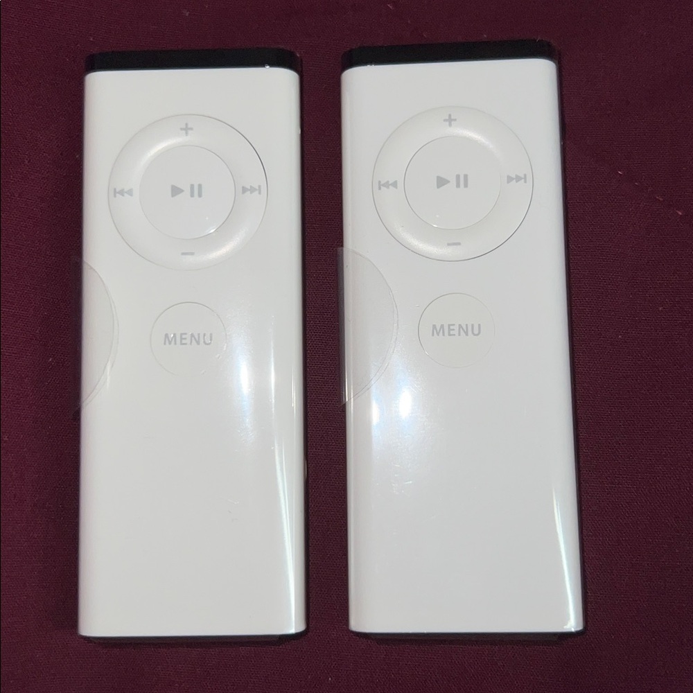 Genuine Apple A1156 Remote Control
607-1232-A (BRAND NEW SEALED IN
PLASTIC)White